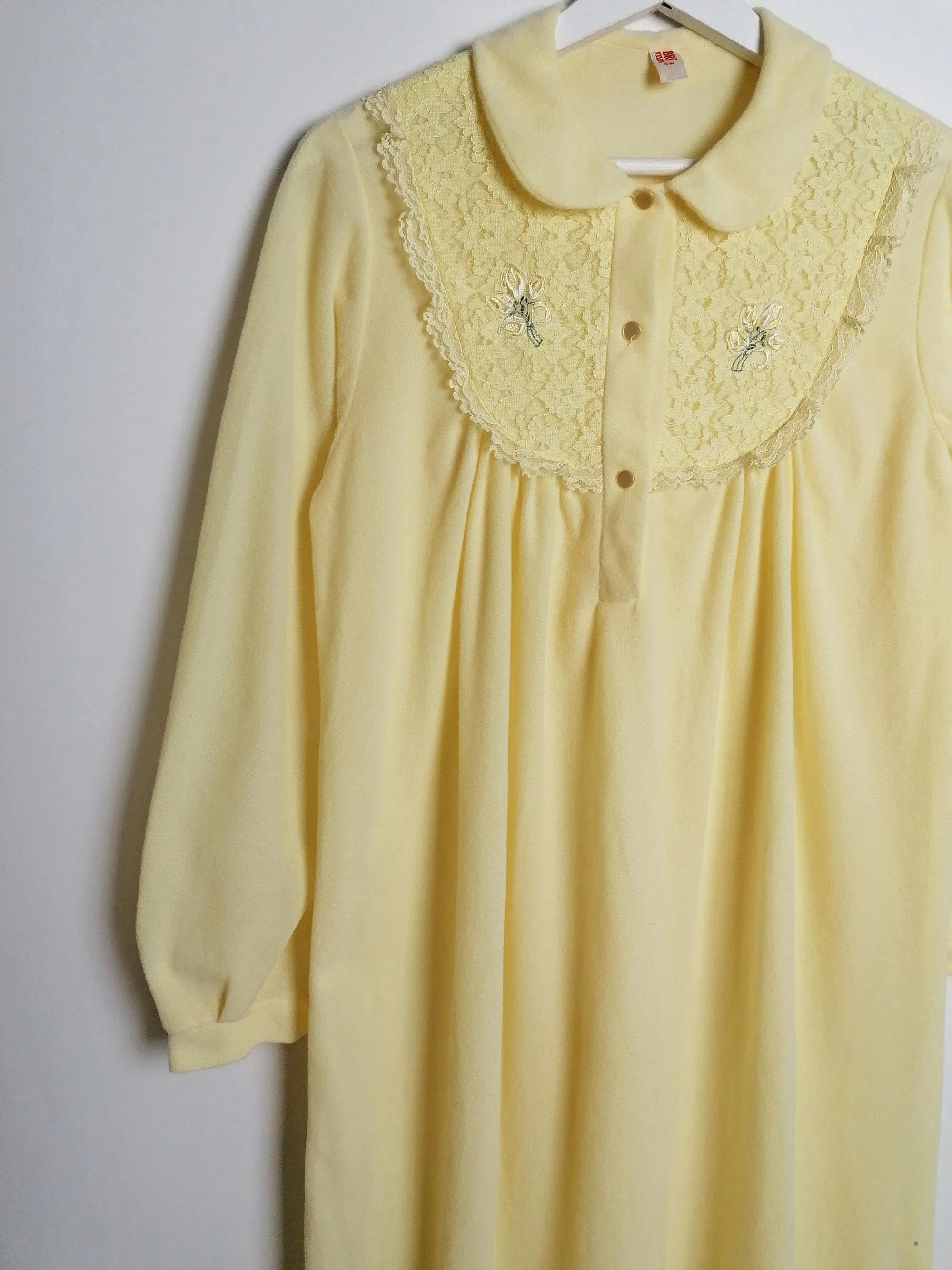 70's Deadstock EMBASSY BRI-NYLON Long Sleeve Winter Nightie ~ Size S-M