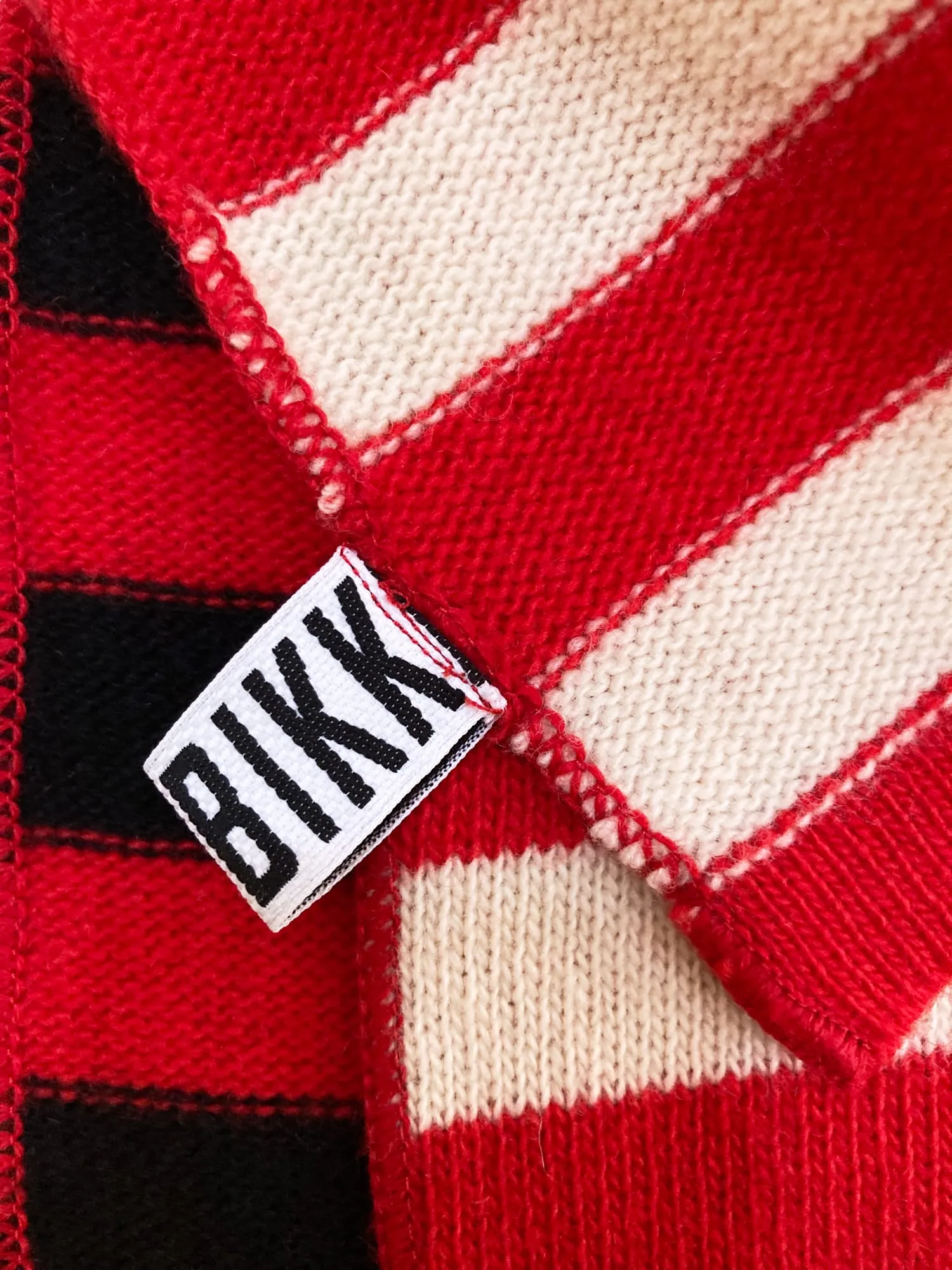 Dirk Bikkembergs 1990s - 2000s black red and beige wool knitted scarf