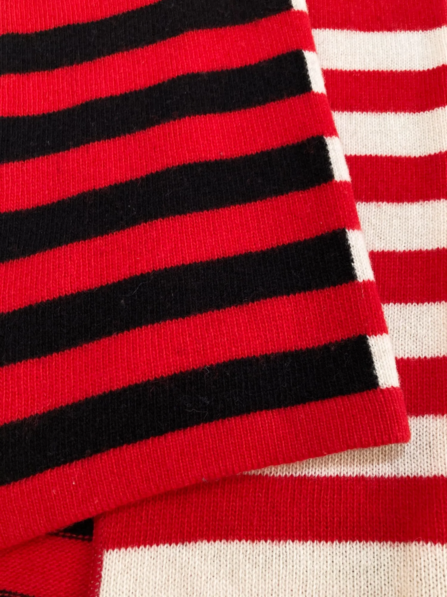 Dirk Bikkembergs 1990s - 2000s black red and beige wool knitted scarf