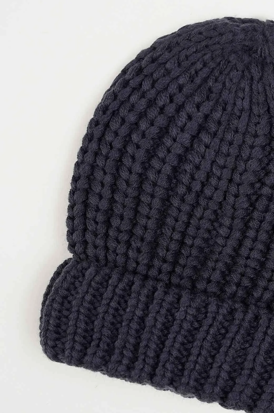 KNITTED BEANIE