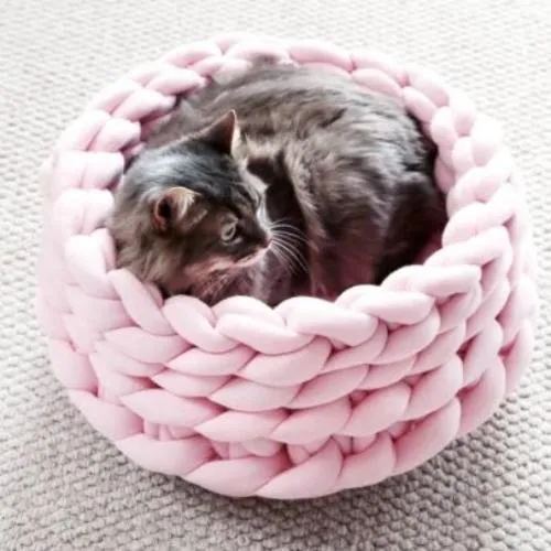 Knitted Pet Bed