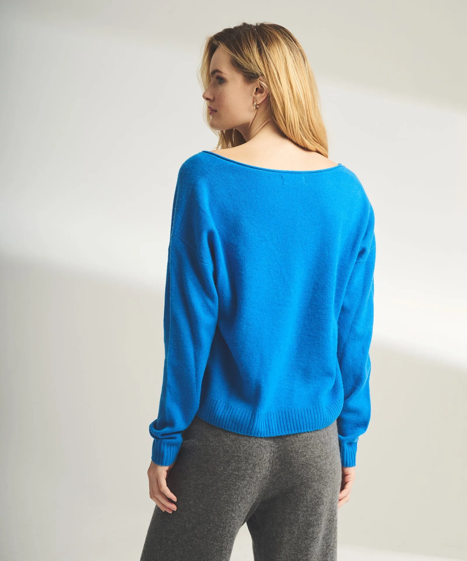 Lightweight Cashmere V-Neck Sweater