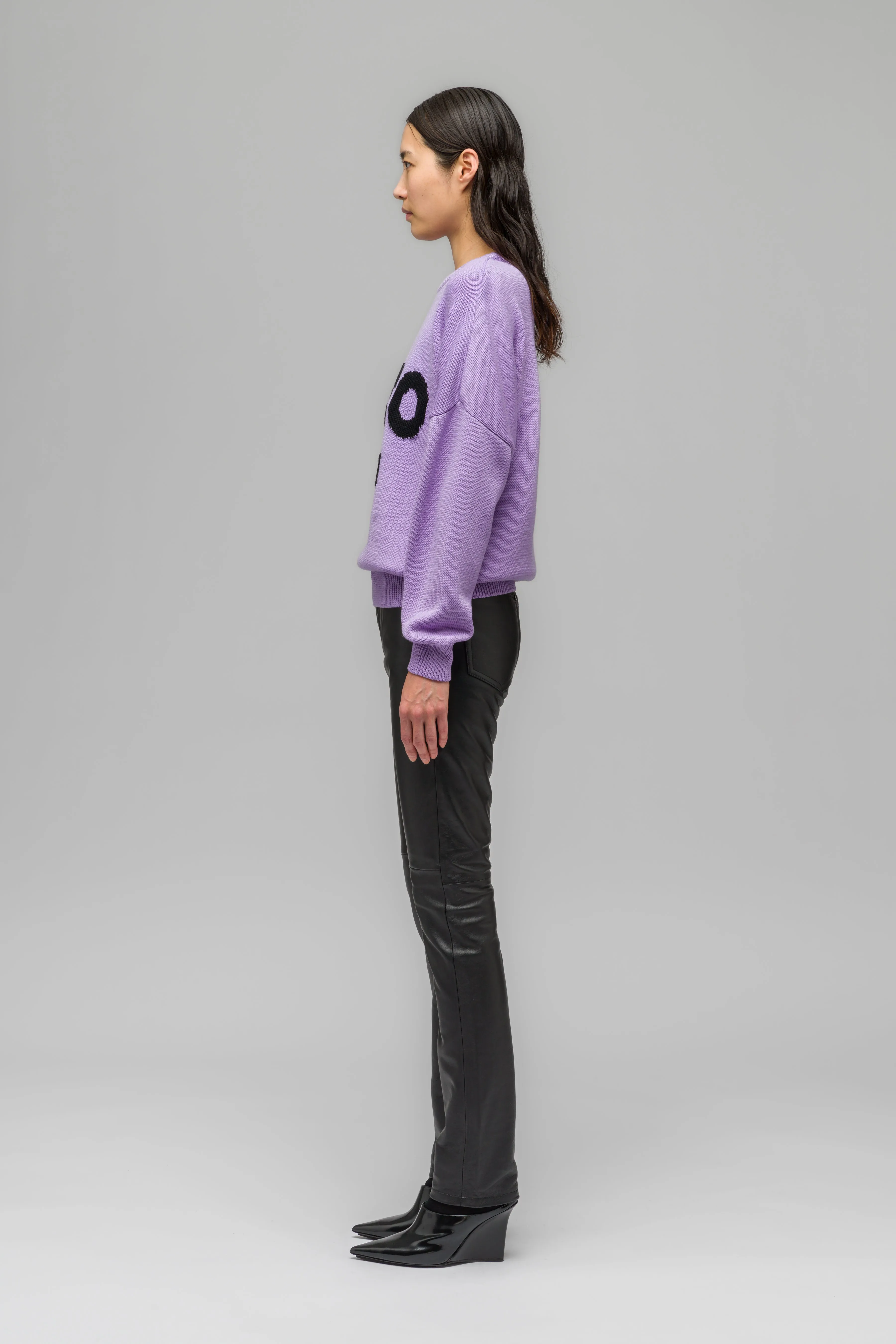 "SELFIE" SWEATER WASHED LILAC