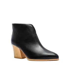 Qupid Nava Block Heel V Notch Boots