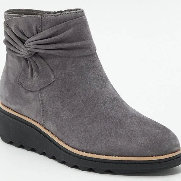 Women's Casual Bow Short Suede Chelsea Boots 32601715S